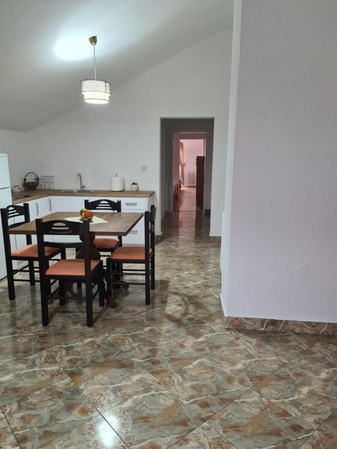 Js Apartmani Nikšić Exterior foto